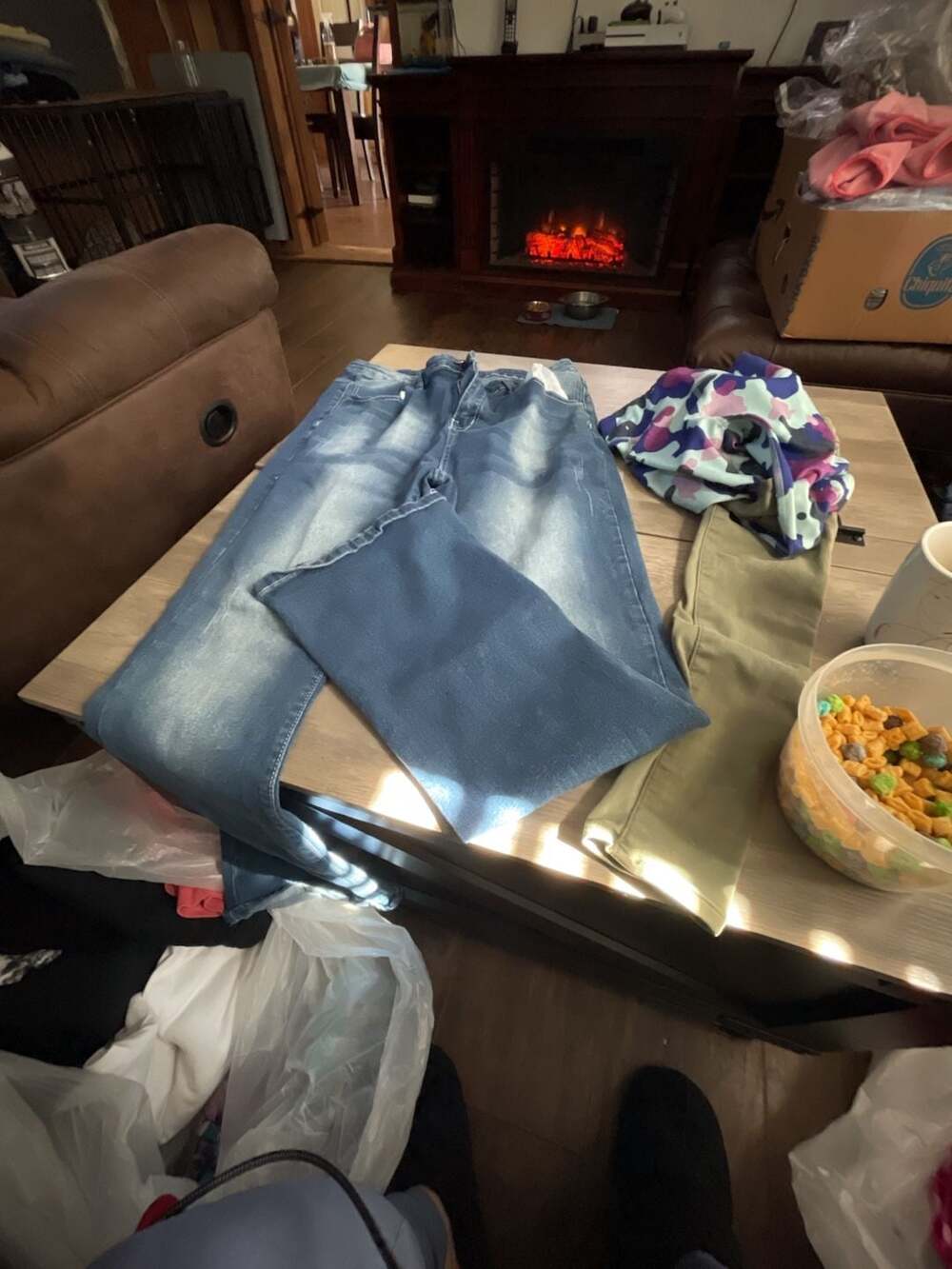 Embroidered Pocket Bootcut Jeans 15” or 30” around the waist. (No tags)